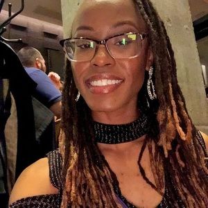 Meet your Posher, Nika